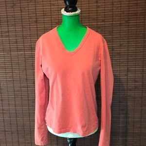 Basic long sleeved v-neck tee